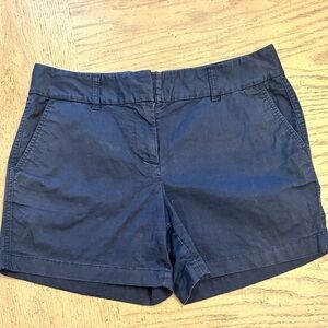 Navy vineyard vines size 6 shorts.